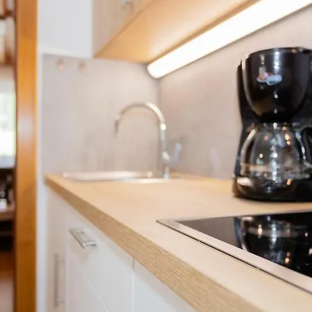 Rainberghof***, ラウリス