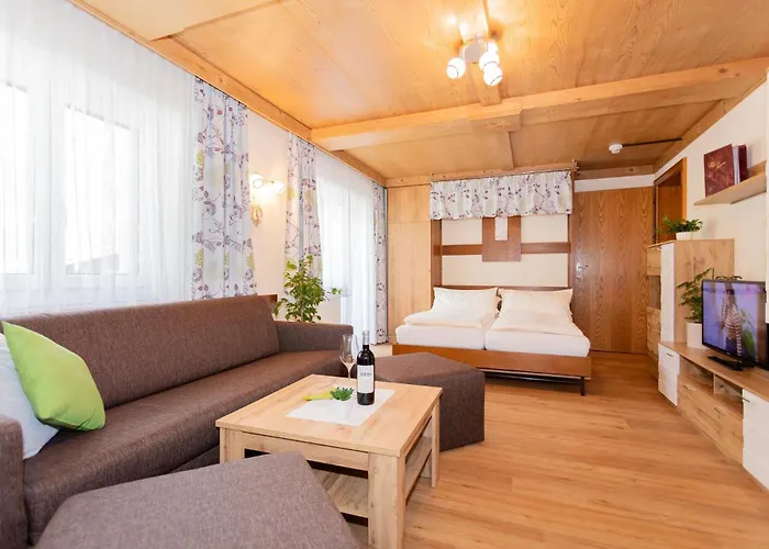 Rainberghof***, ラウリス