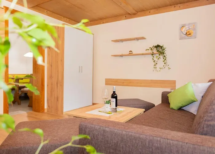 Rainberghof***, ラウリス